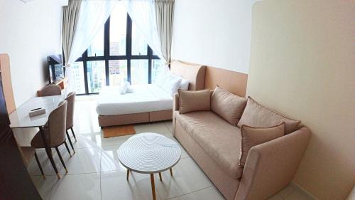 One-Bedroom Apartment with City View