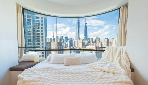 Apartment with Lake View