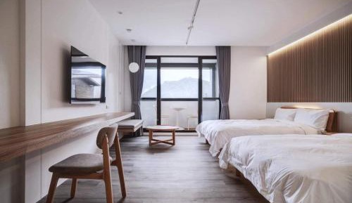 Twin Room with Mountain View