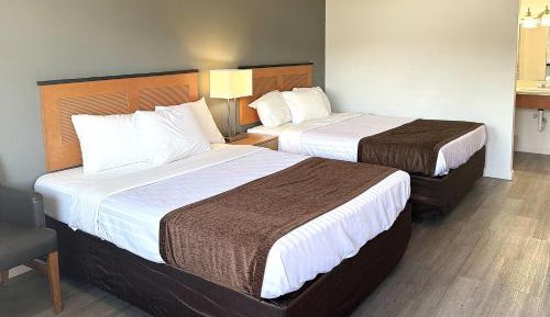 Queen Room with Two Queen Beds - Non-Smoking