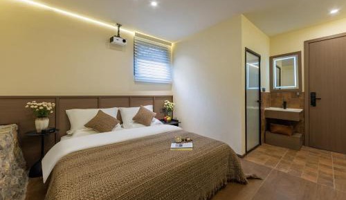 Double Room with Private Bathroom