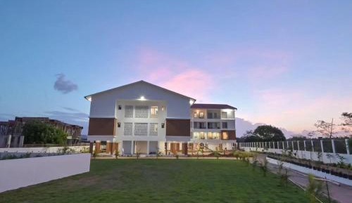 One-Bedroom Apartment with Balcony