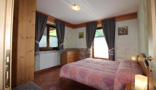 Two-Bedroom Deluxe Apartment