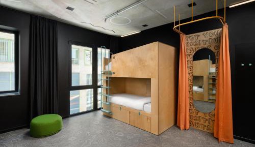 1 Bed in a 6 People Mixed Shared Dormitory