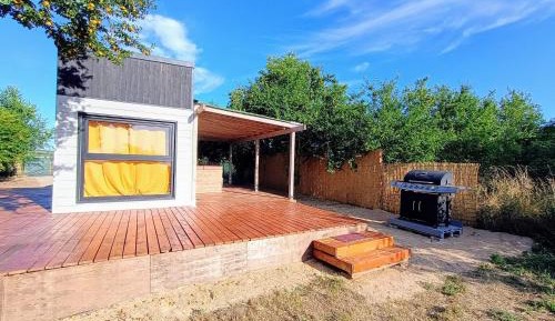 Deluxe One-Bedroom Apartment with Garden View