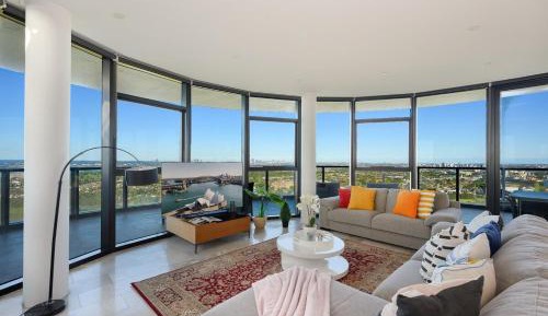 Four-Bedroom Luxury Apartment