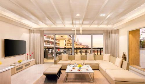 Luxury Suite