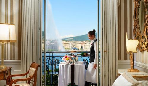 Bellevue Suite with Lake View