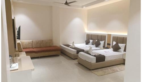 Deluxe Triple Room