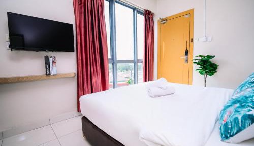 Standard Queen Room