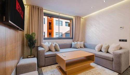 Deluxe One-Bedroom Apartment