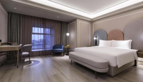 Deluxe King Room 