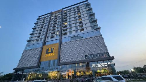 One-Bedroom Apartment with Balcony and City View