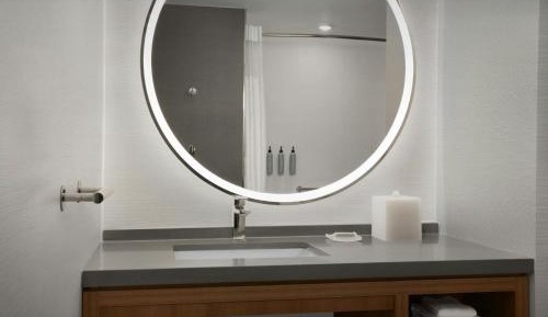 Queen Room with Two Queen Beds and Roll-in Shower - Mobility Accessible