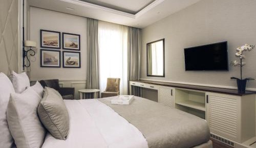 Kamelia Deluxe Room