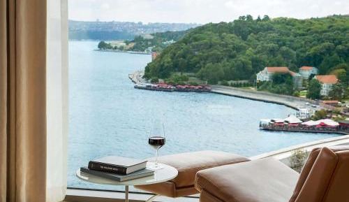 Residence Three-Bedroom Bosphorus View