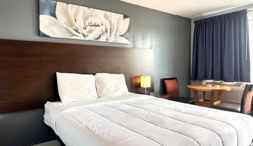 Queen Room