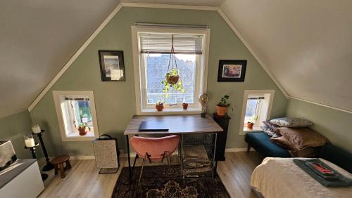 Family Room with Side Sea View