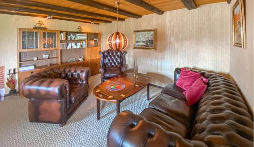 One-Bedroom Holiday Home
