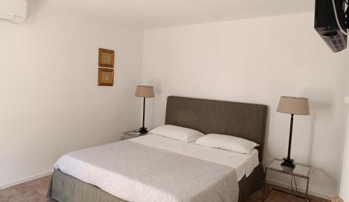 Deluxe One-Bedroom Apartment with Garden View