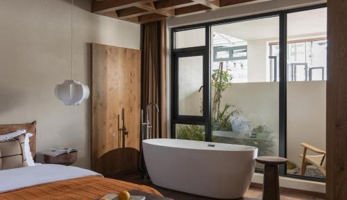 Deluxe Double Room with Bath