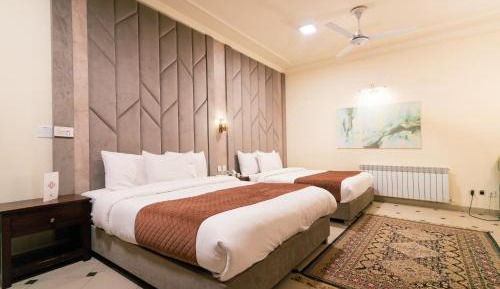 Deluxe Family Room