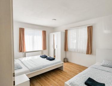Family Room with Garden View
