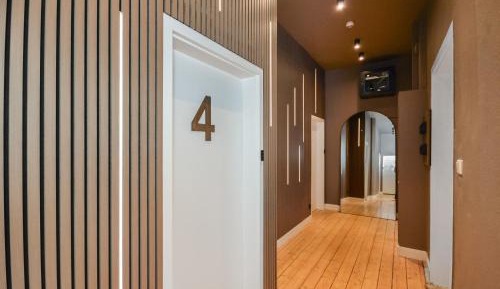 Queen Studio