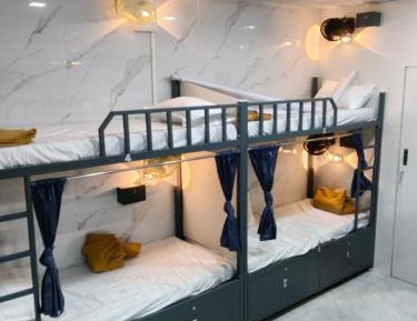 Single Room with Shared Bathroom