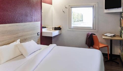 Tandem Room
