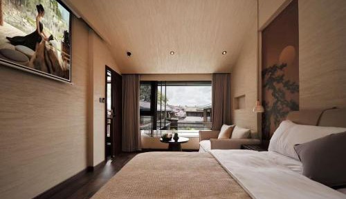 Deluxe King Room