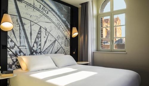 Classic Room with Cathedral View with double bed 160 x 200