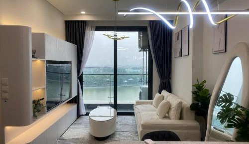 One-Bedroom Apartment with Balcony