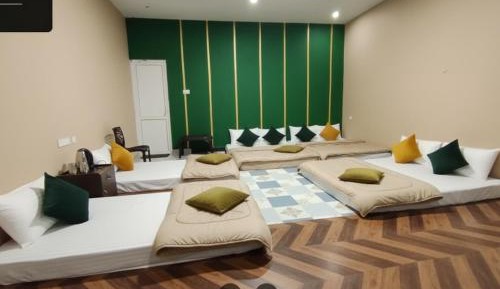 10-Bed Mixed Dormitory Room