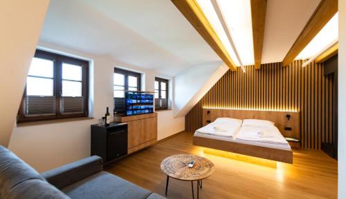 Deluxe Double Room with Extra Bed