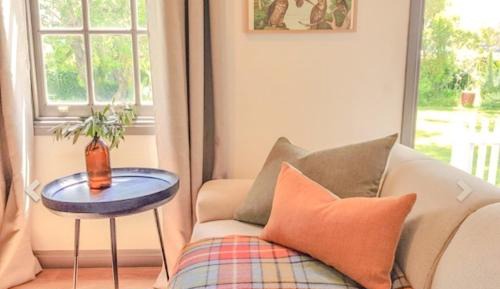 One-Bedroom Cottage with Spa Bath
