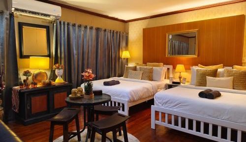 Deluxe Family Room