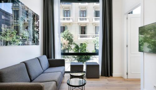 Deluxe Two-Bedroom Apartment