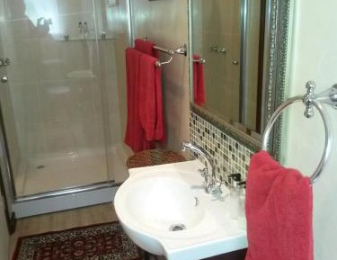 Queen Room with Garden View