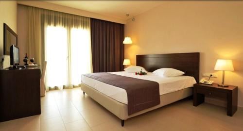 Double or Twin Room with Side Sea View