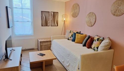 King Studio with Sofa Bed