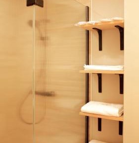 Deluxe Suite with Spa Bath