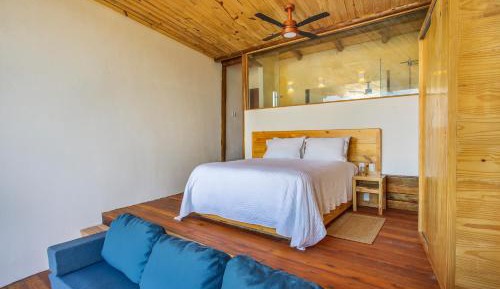 Queen Room with Spa Bath