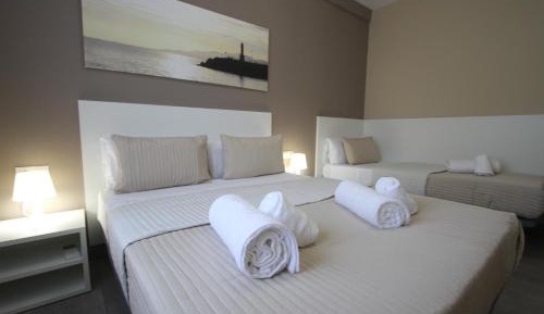 One-Bedroom Apartment (5 Adults) - First Floor