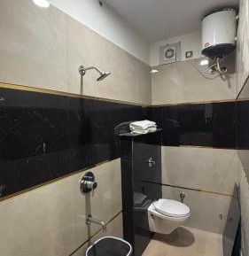 Deluxe Double Room (2 Adults + 1 Child)