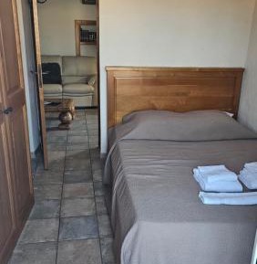 JOSETTE 3 SDB WC A PARTAGER (6 RUE ST JEAN BAPTISTE)