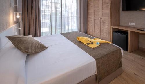 Twin Room with Balcony