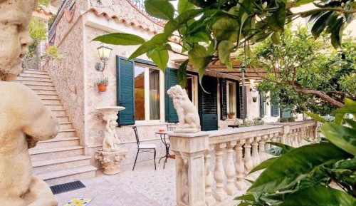 One-Bedroom Apartment with Garden