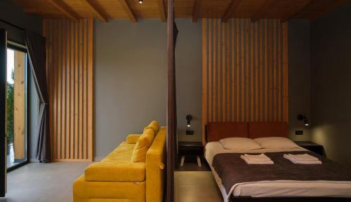 One-Bedroom Apartment with Balcony and Mountain View  