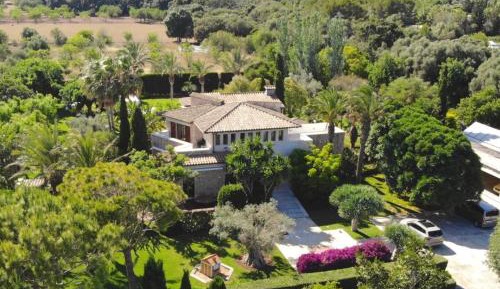 Villa with Garden View